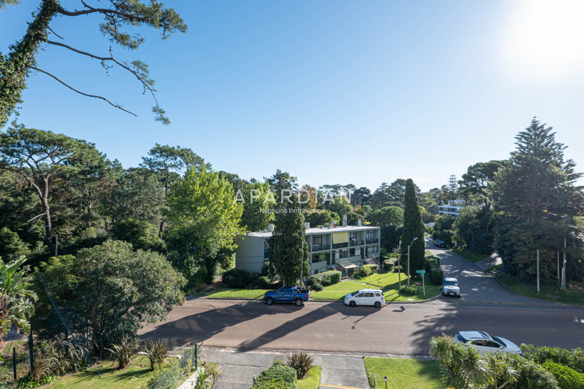 Apartamento ID.21099465 - Apartamento de 3 dormitorios mas dependencia en venta