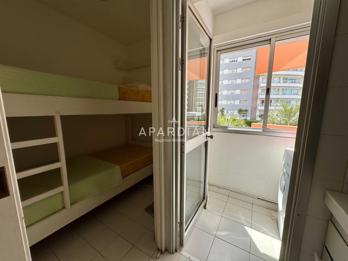 Apartamento ID.21098525 - Apartamento de 2 dormitorios en venta a metros del mar