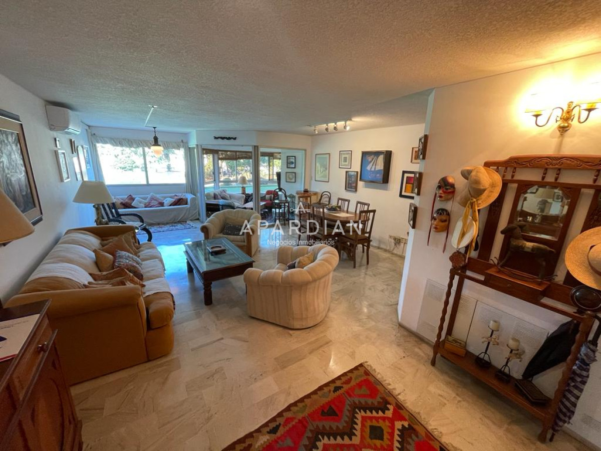Apartamento ID.21092631 - Apartamento de 4 dormitorios 