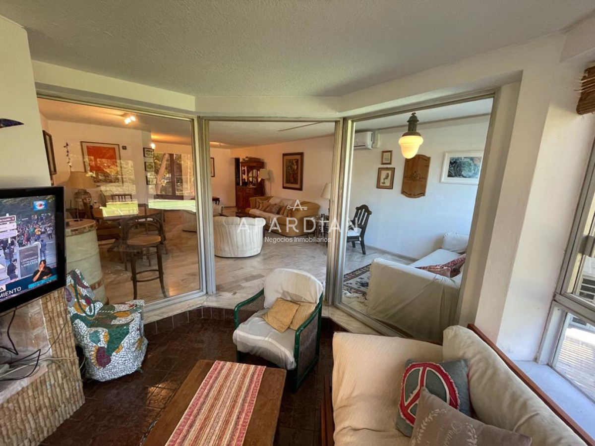 Apartamento ID.21092631 - Apartamento de 4 dormitorios 