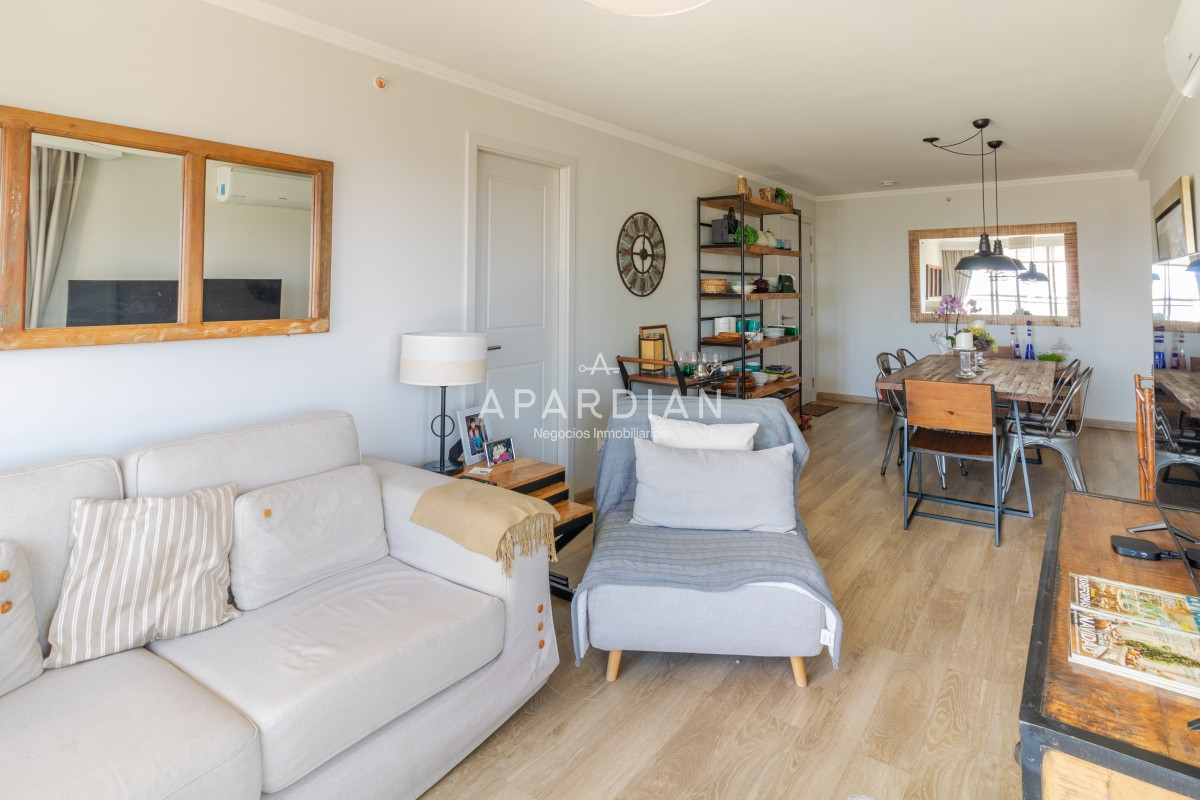 Apartamento ID.21092699 - Apartamento de 2 dormitorios en venta con vista al mar