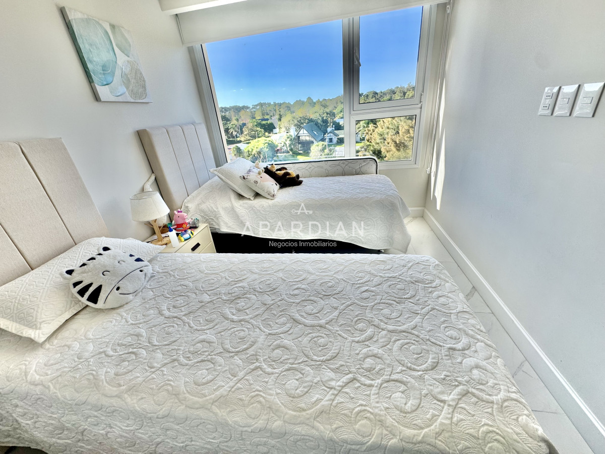 Apartamento ID.21097529 - Apartamento en alquiler anual 2 dormitorios en primera línea de mar 