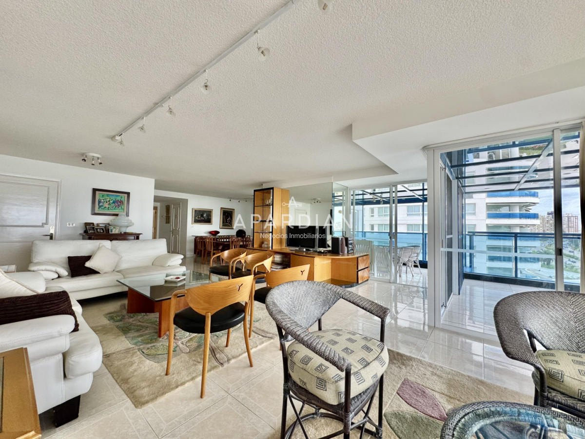 Apartamento ID.21099164 - Apartamento 3 Suites a la venta frente al mar