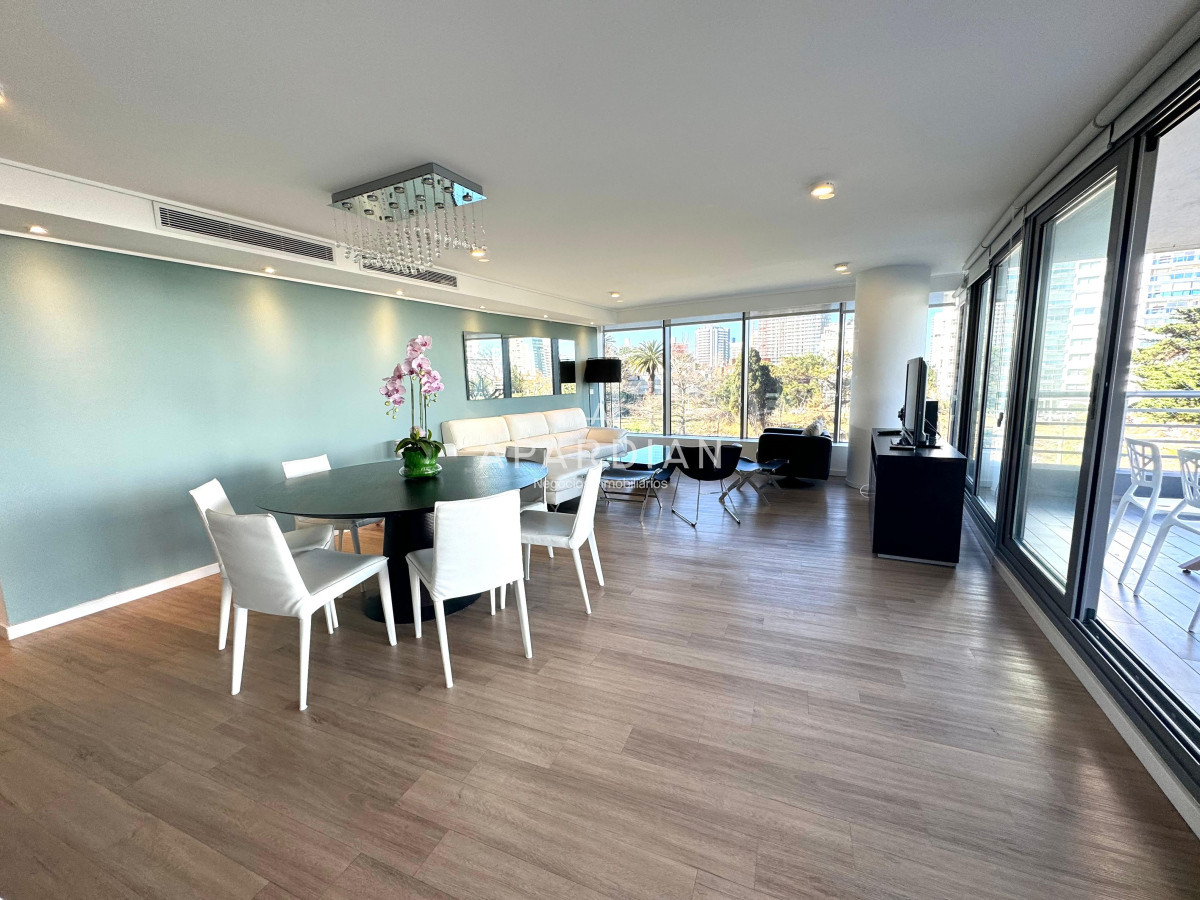 Apartamento ID.21098343 - Apartamento en Alexander Bouevard 3 dormitorios