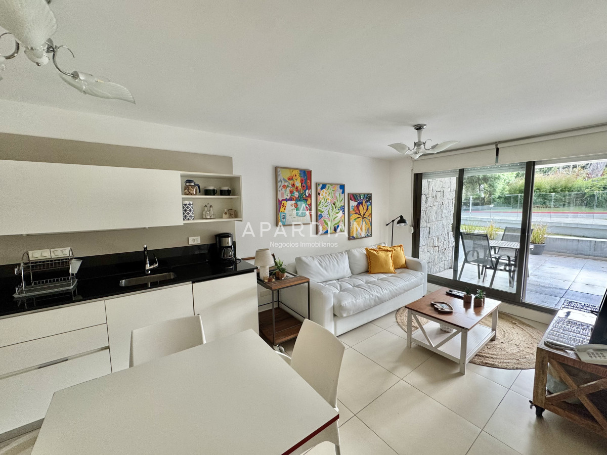 Apartamento ID.21097487 - Apartamento en alquiler anual, 1 dormitorio y medio con parrillero propio