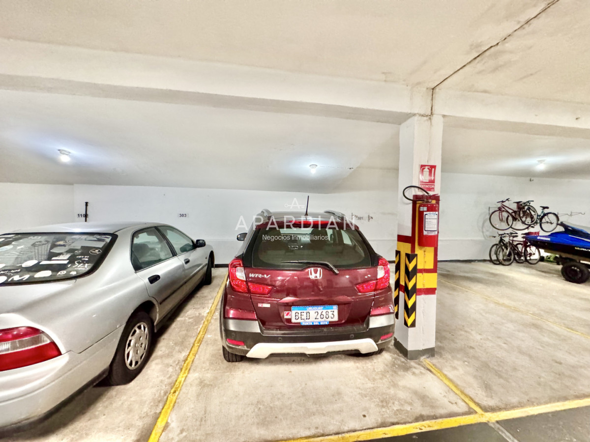 Apartamento ID.21099465 - Apartamento de 3 dormitorios mas dependencia en venta