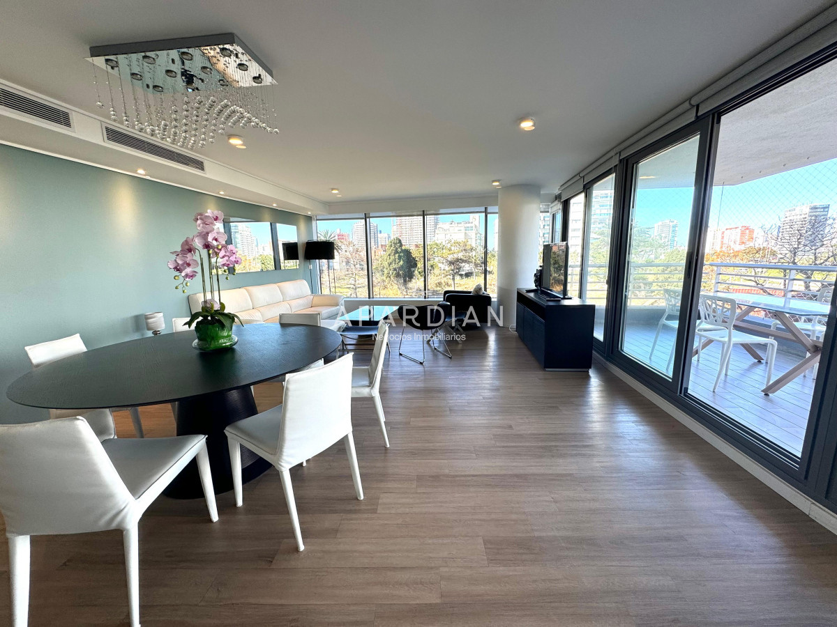 Apartamento ID.21098343 - Apartamento en Alexander Bouevard 3 dormitorios