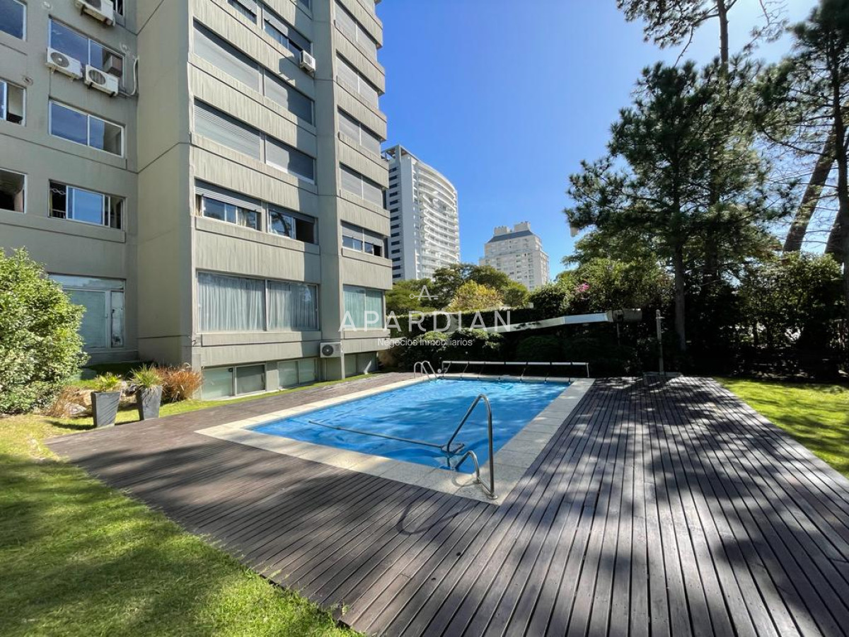 Apartamento ID.21092631 - Apartamento de 4 dormitorios 