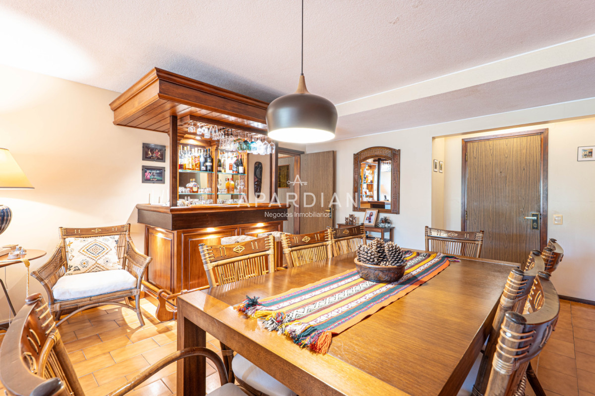 Apartamento ID.21099465 - Apartamento de 3 dormitorios mas dependencia en venta