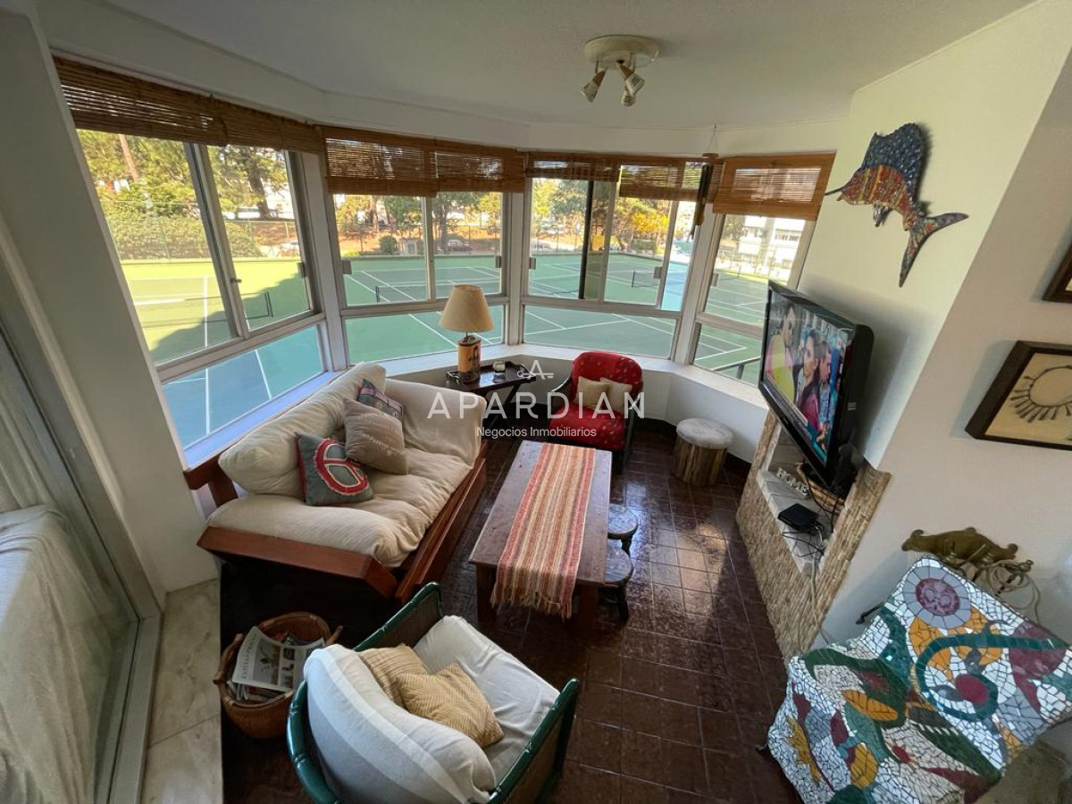 Apartamento ID.21092631 - Apartamento de 4 dormitorios 