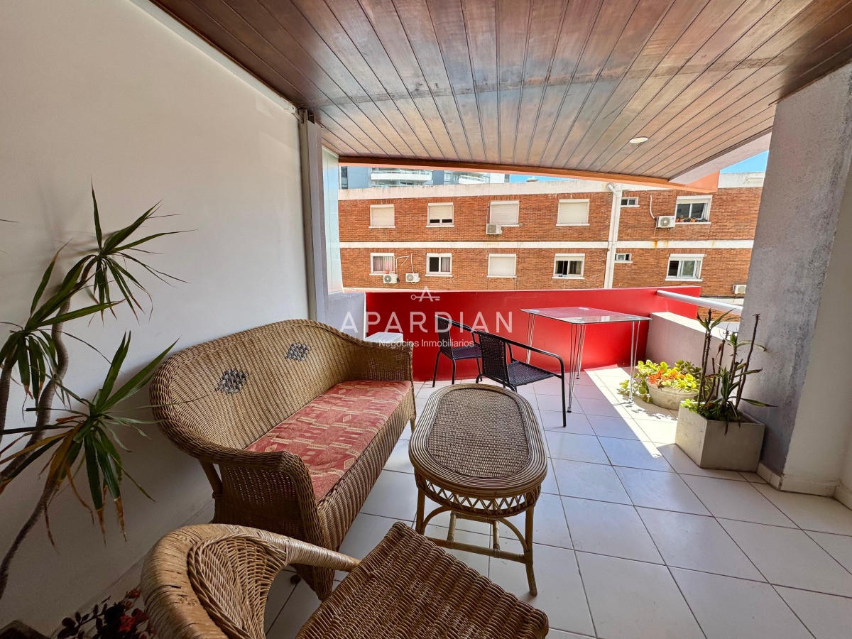 Apartamento ID.21098525 - Apartamento de 2 dormitorios en venta a metros del mar