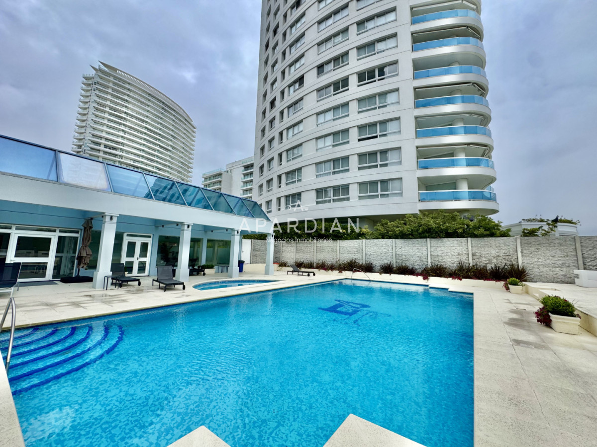 Apartamento ID.21099164 - Apartamento 3 Suites a la venta frente al mar