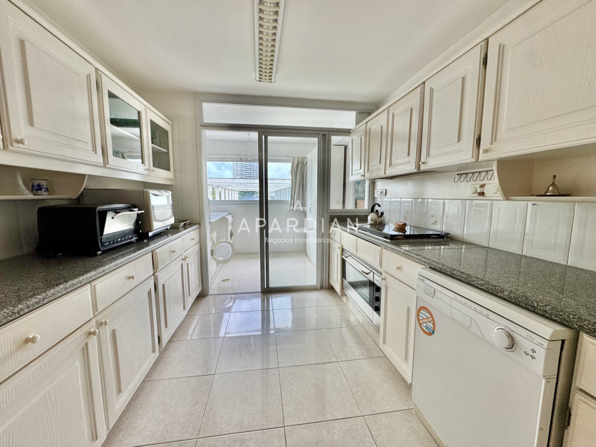 Apartamento ID.21099164 - Apartamento 3 Suites a la venta frente al mar