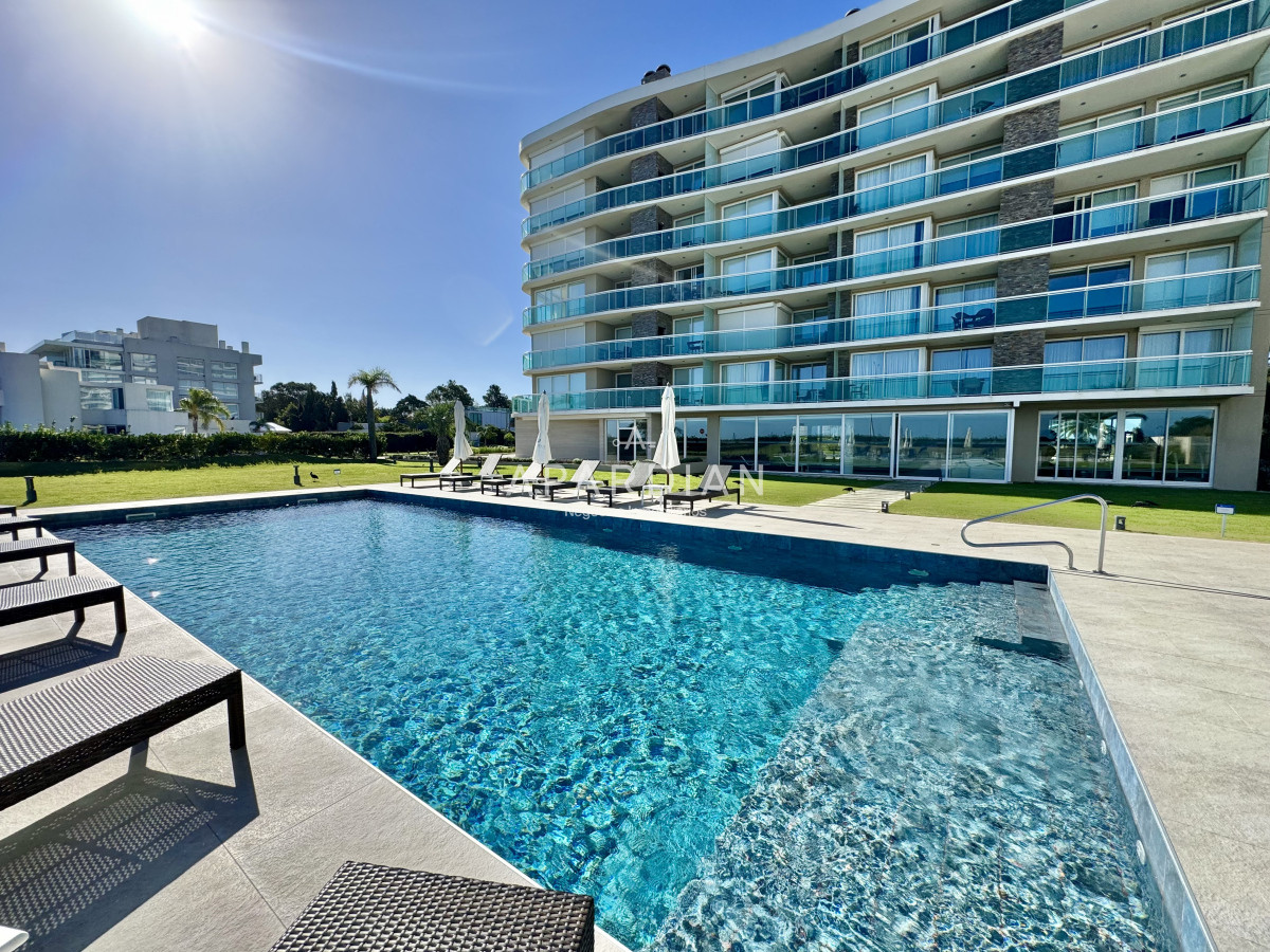 Apartamento ID.21097529 - Apartamento en alquiler anual 2 dormitorios en primera línea de mar 