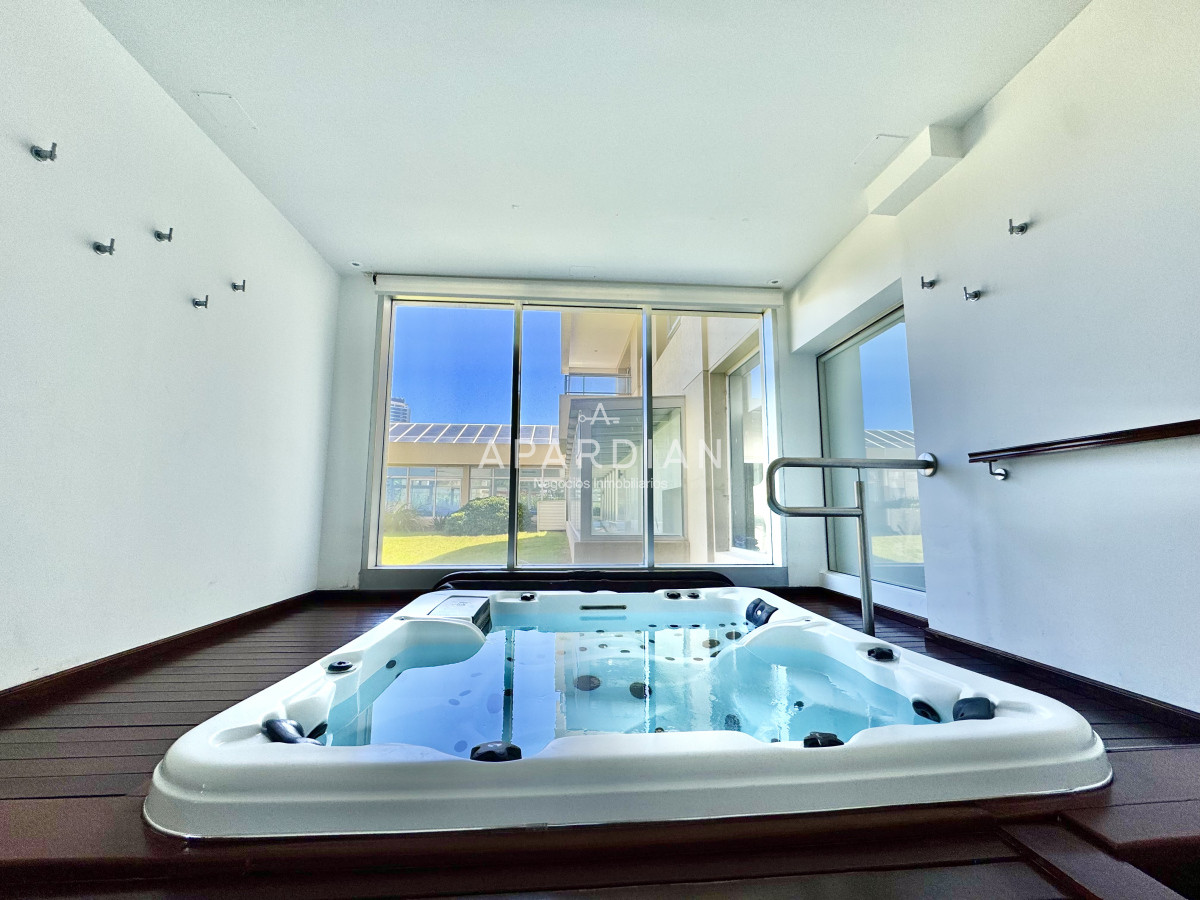 Apartamento ID.21097326 - Apartamento en venta 3 suites + dependencia frente a playa brava