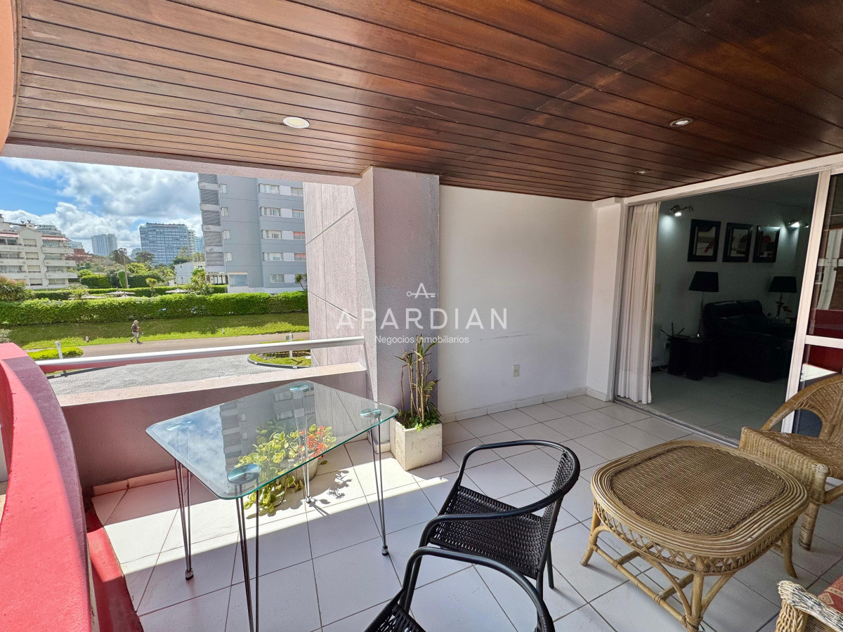 Apartamento ID.21098525 - Apartamento de 2 dormitorios en venta a metros del mar