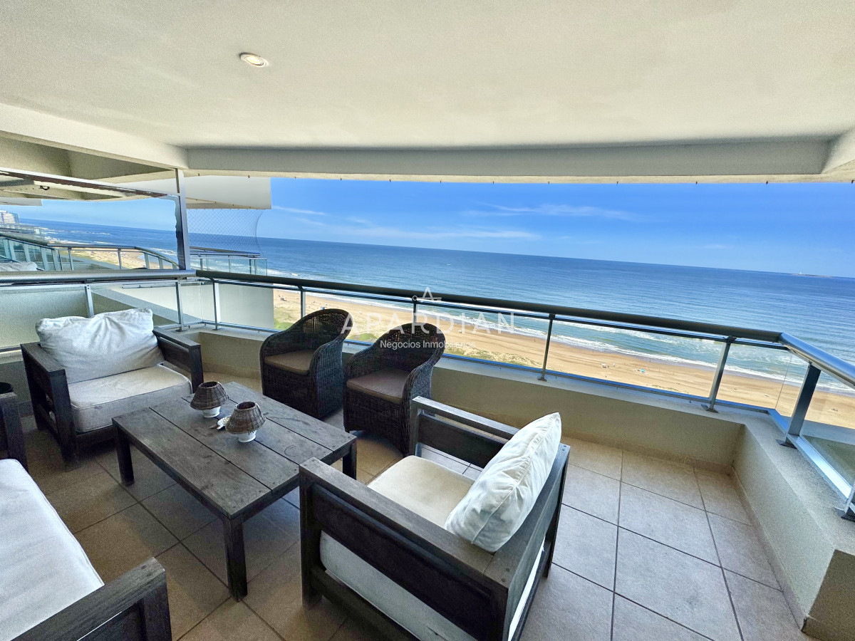 Apartamento ID.21097326 - Apartamento en venta 3 suites + dependencia frente a playa brava