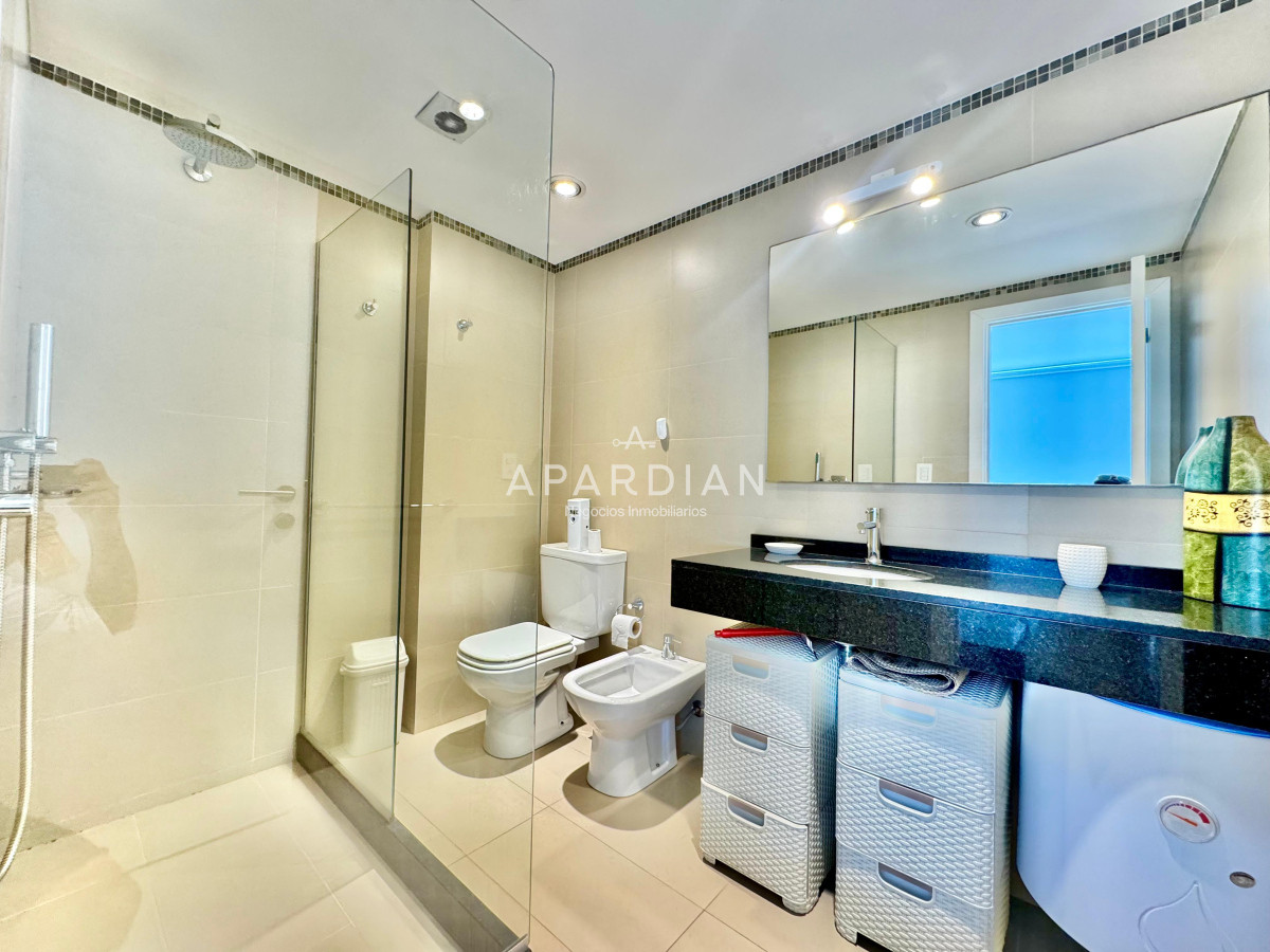 Apartamento ID.21096429 - Apartamento en venta a pasos del mar, torre con excelentes servicios