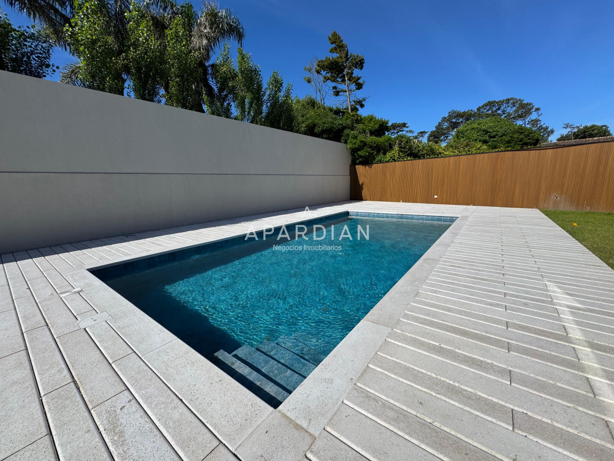 Apartamento ID.21097006 - Apartamento en alquiler de verano, 2 dormitorios primera linea mansa