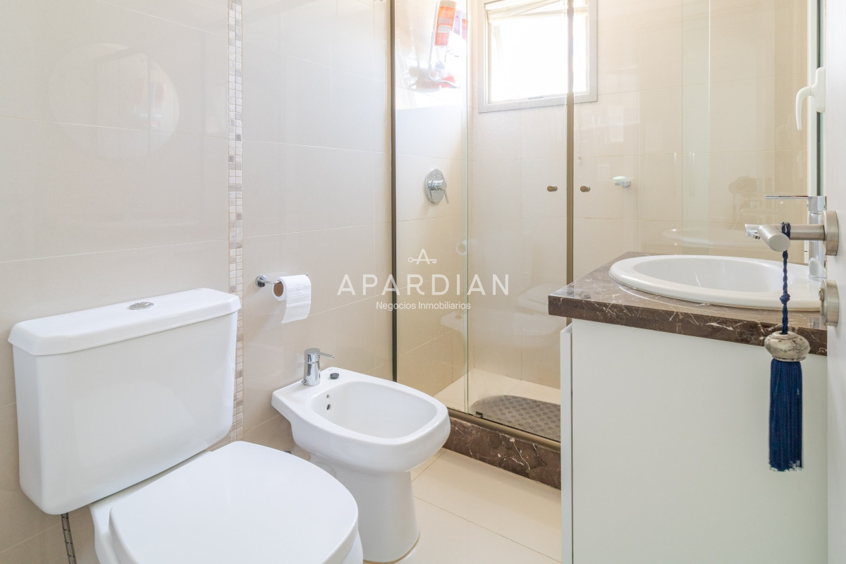 Apartamento ID.21092699 - Apartamento de 2 dormitorios en venta con vista al mar