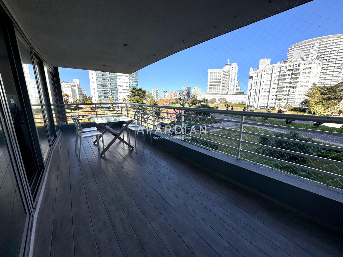 Apartamento ID.21098343 - Apartamento en Alexander Bouevard 3 dormitorios