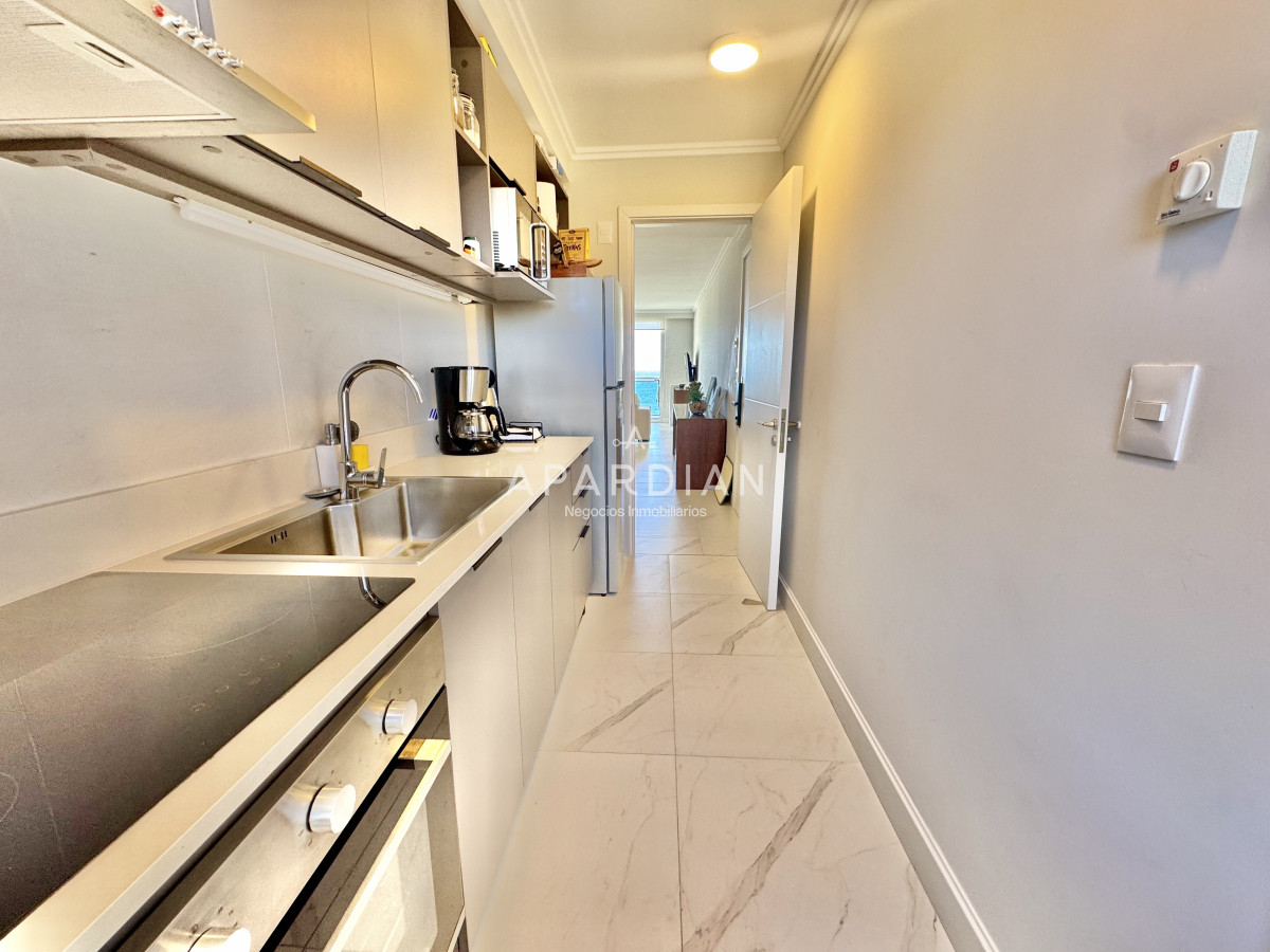 Apartamento ID.21097529 - Apartamento en alquiler anual 2 dormitorios en primera línea de mar 