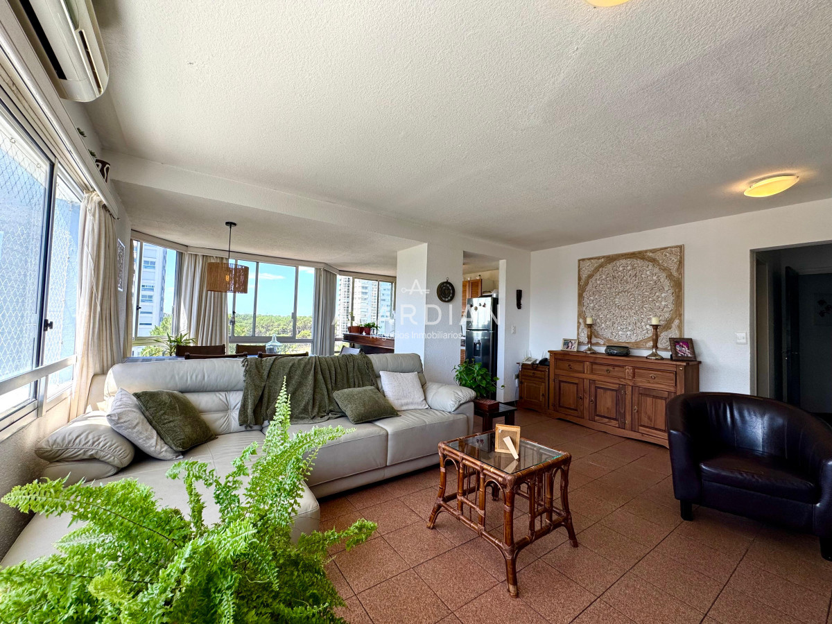 Apartamento ID.21097128 - Apartamento de 2 dormitorios en venta, Punta del Este