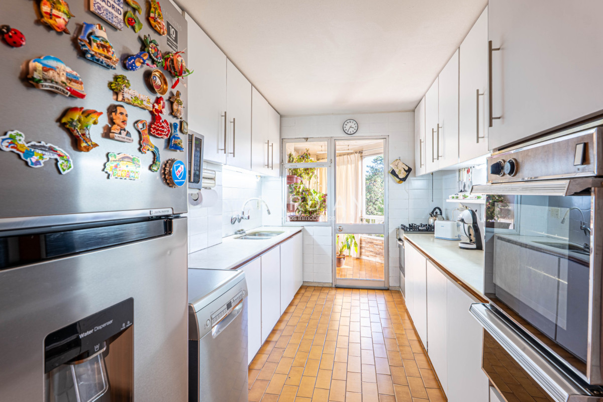 Apartamento ID.21099465 - Apartamento de 3 dormitorios mas dependencia en venta