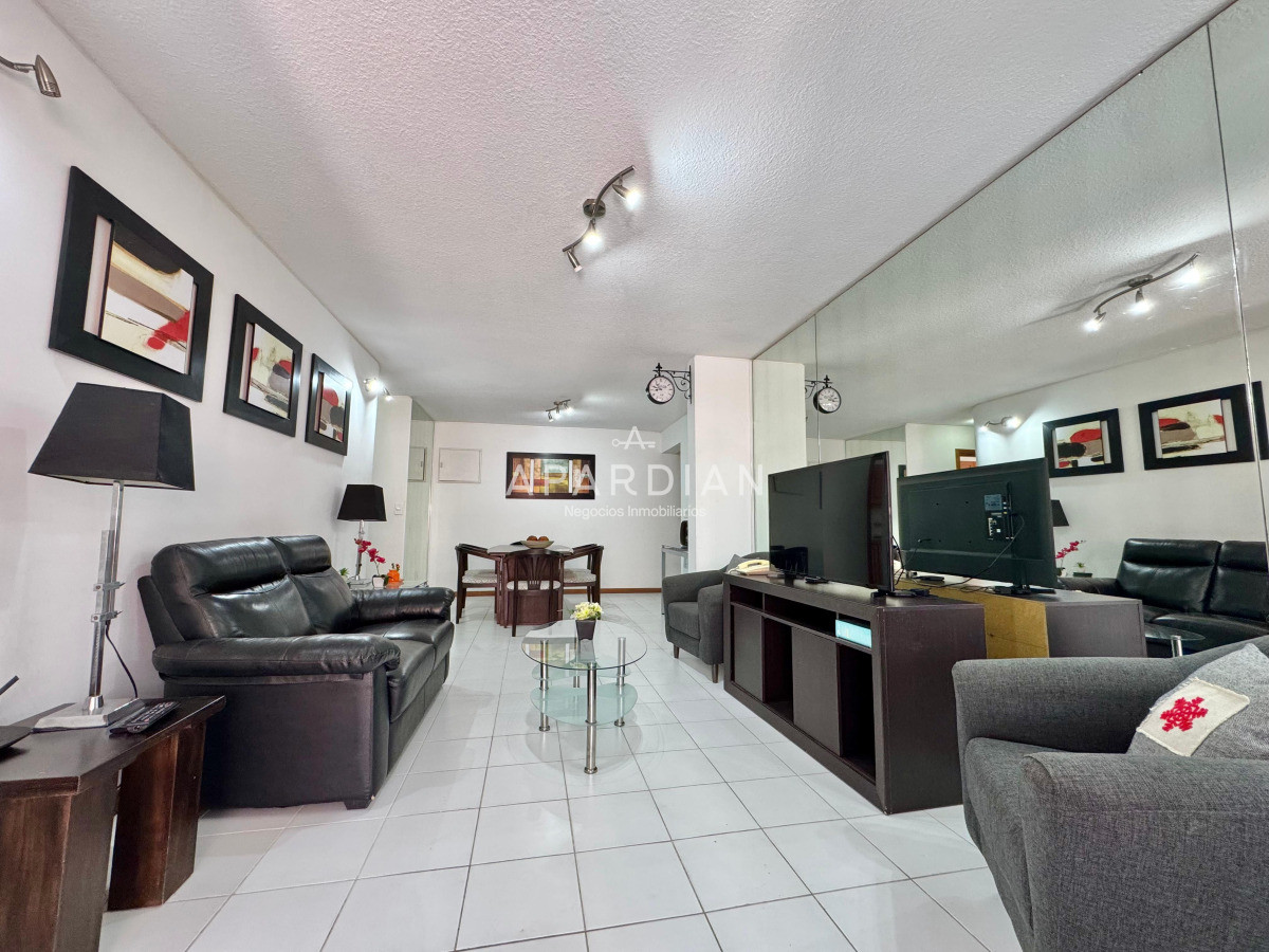 Apartamento ID.21098525 - Apartamento de 2 dormitorios en venta a metros del mar