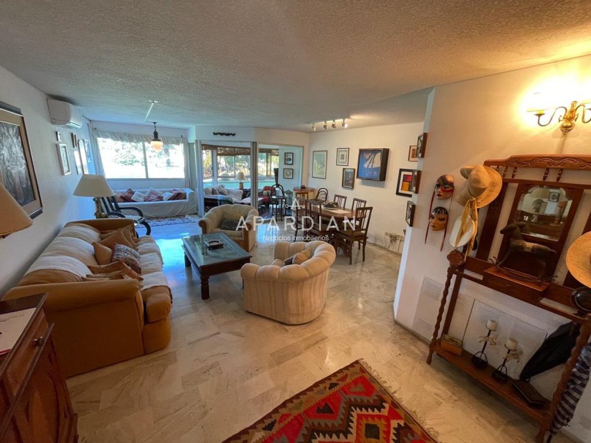 Apartamento ID.21092631 - Apartamento de 4 dormitorios 