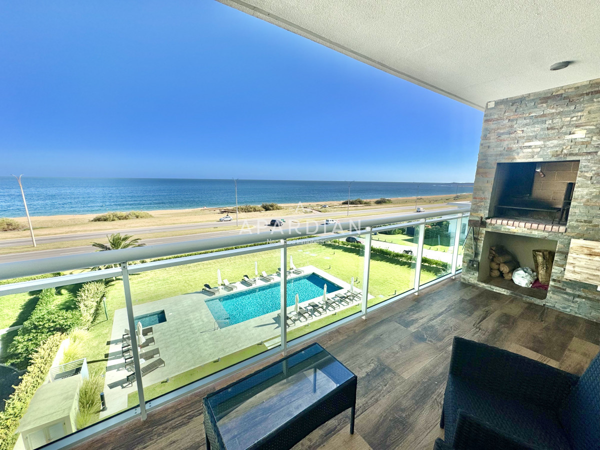 Apartamento ID.21097529 - Apartamento en alquiler anual 2 dormitorios en primera línea de mar 