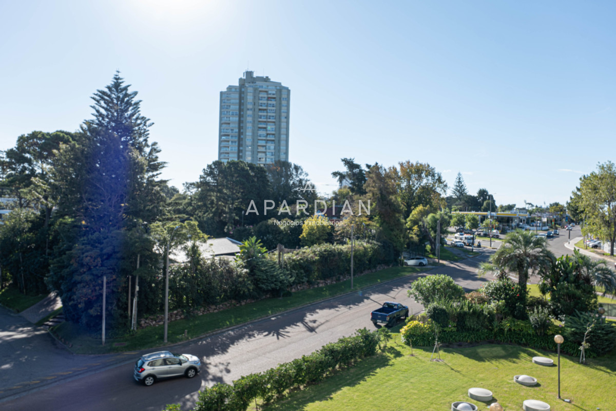Apartamento ID.21099465 - Apartamento de 3 dormitorios mas dependencia en venta