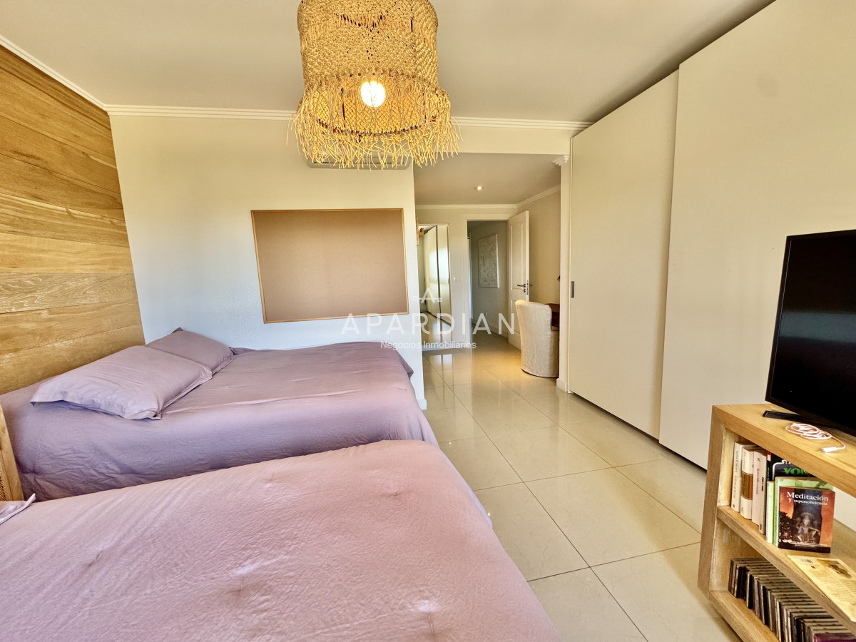 Apartamento ID.21097326 - Apartamento en venta 3 suites + dependencia frente a playa brava
