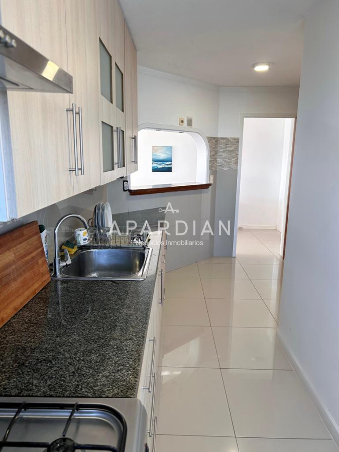 Apartamento ID.21093613 - Apartamento de 2 dormitorios con vista al mar