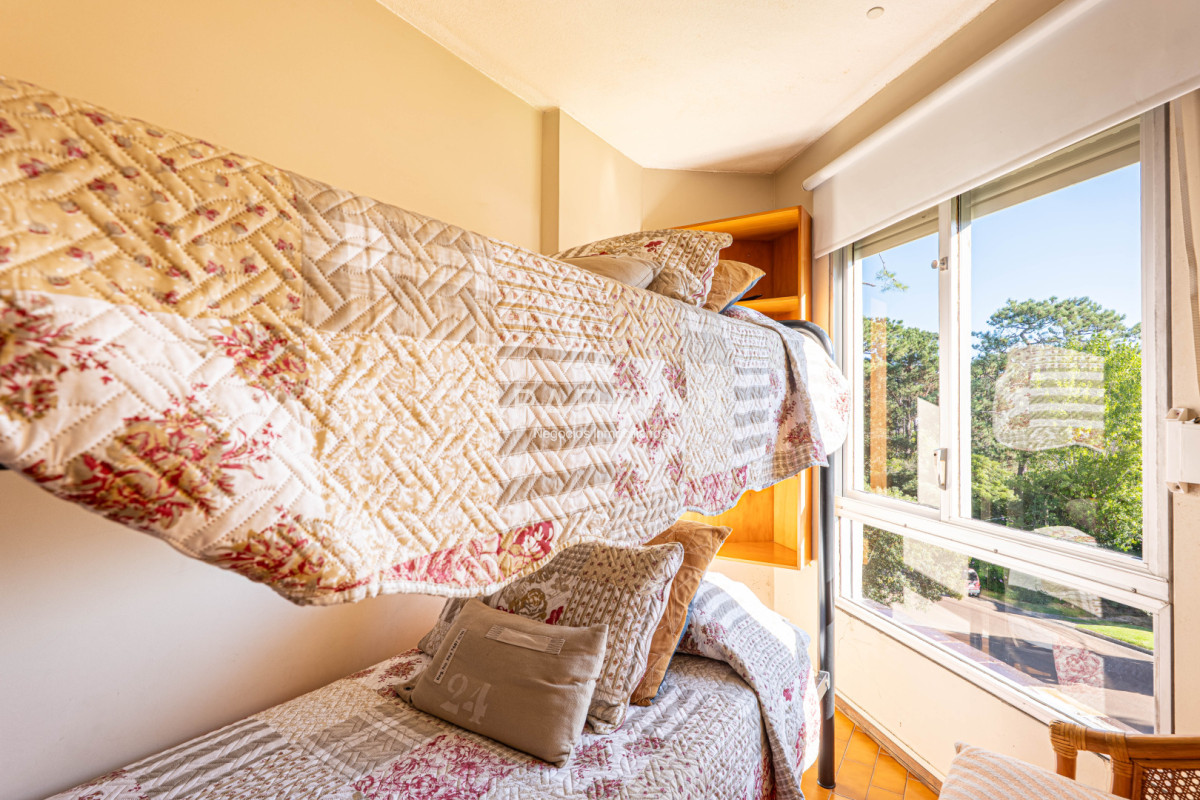 Apartamento ID.21099465 - Apartamento de 3 dormitorios mas dependencia en venta