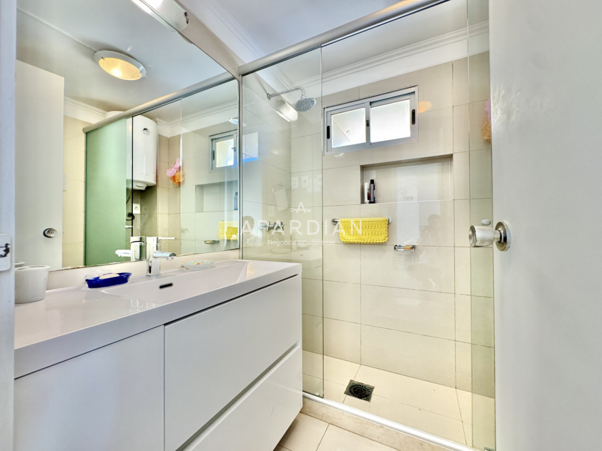 Apartamento ID.21099479 - Apartamento en venta 2 dormitorios con vista al mar!