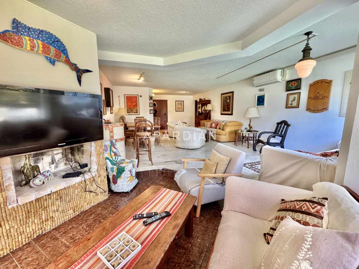 Apartamento ID.21092631 - Apartamento de 4 dormitorios en venta 