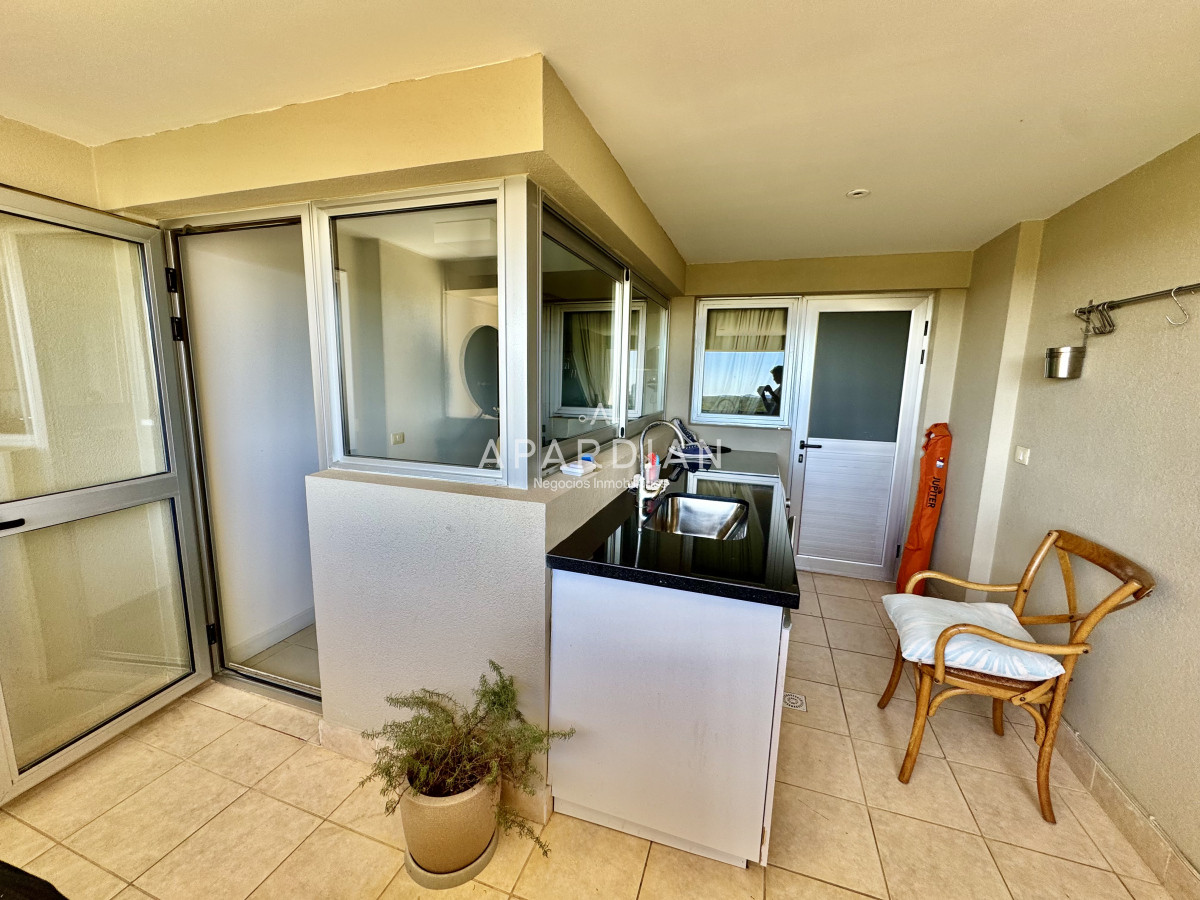 Apartamento ID.21097326 - Apartamento en venta 3 suites + dependencia frente a playa brava