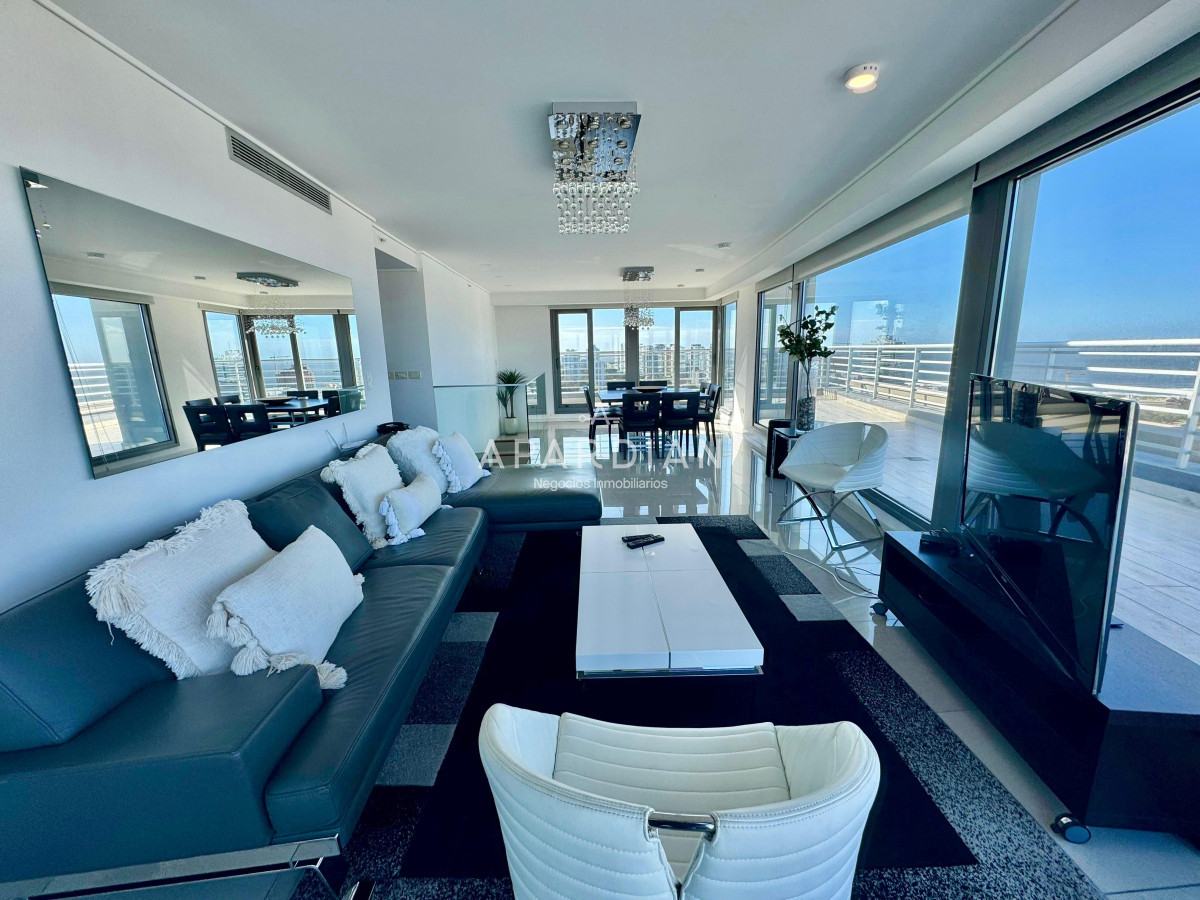 Apartamento ID.21098353 - Penthouse duplex de 3 dormitorios en venta y alquiler, Punta del Este!
