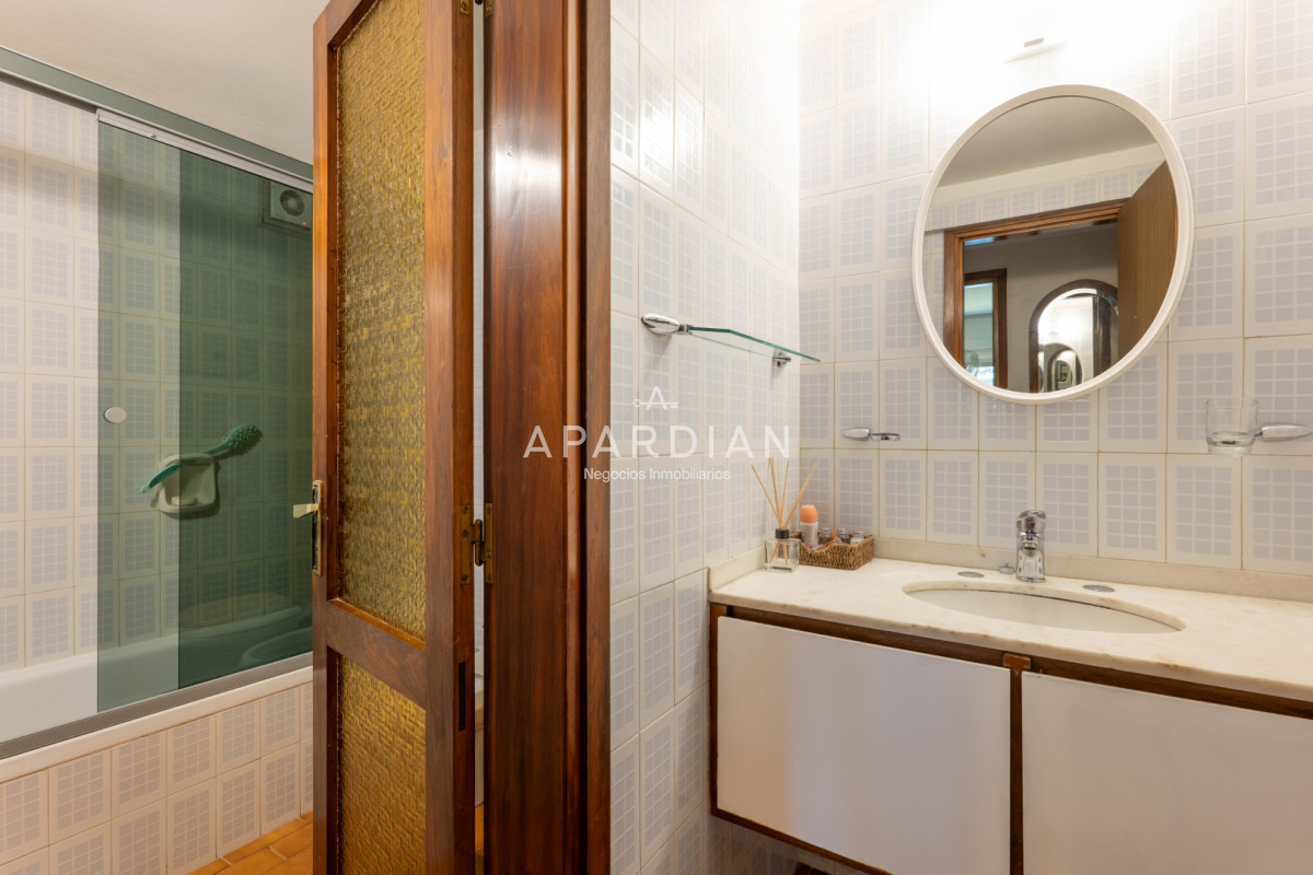 Apartamento ID.21099465 - Apartamento de 3 dormitorios mas dependencia en venta