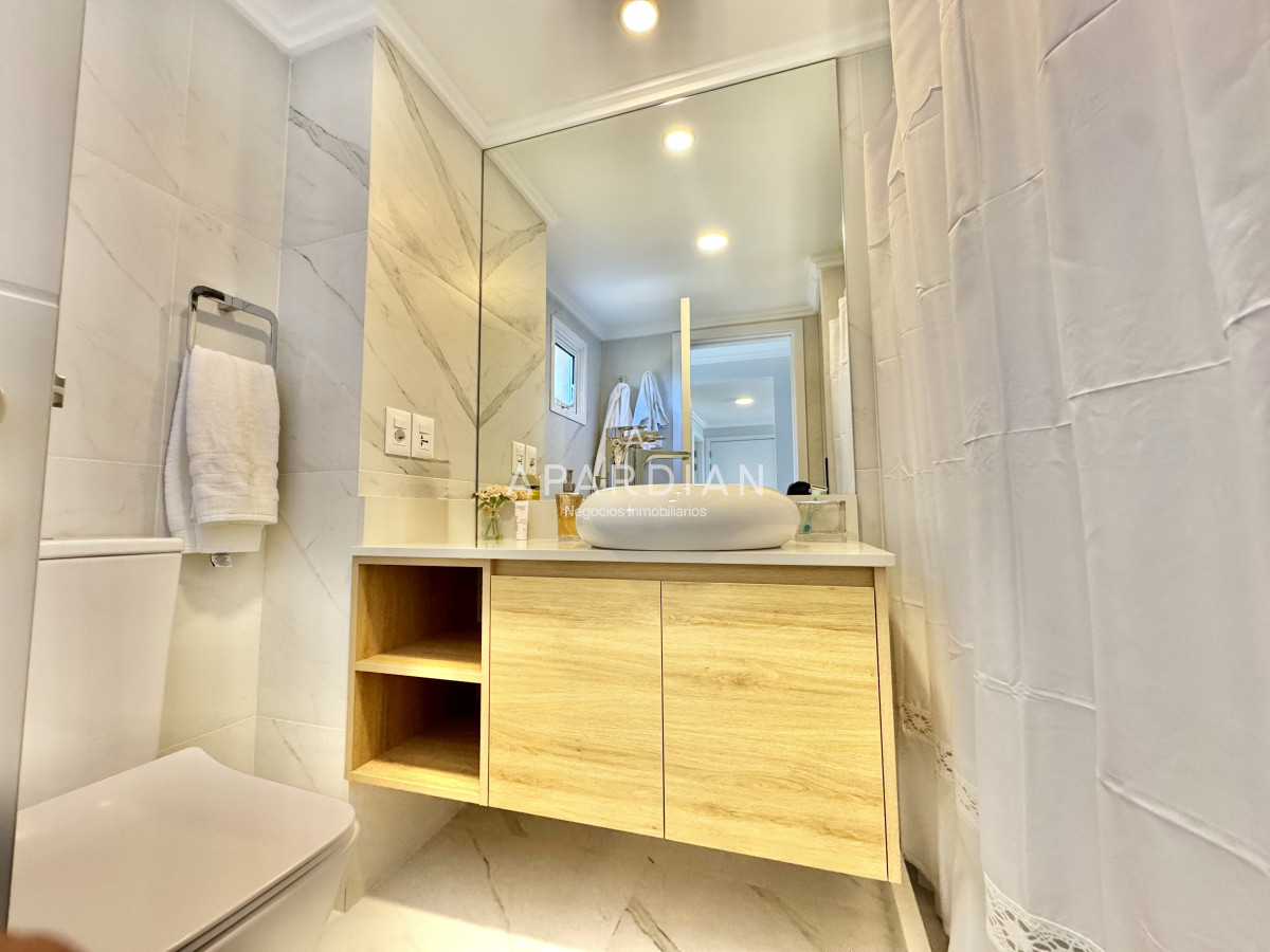 Apartamento ID.21097529 - Apartamento en alquiler anual 2 dormitorios en primera línea de mar 