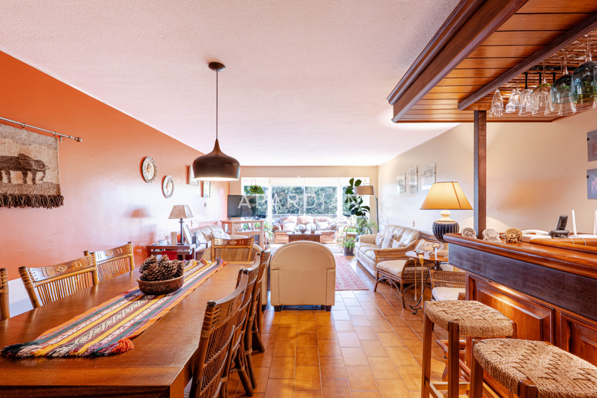 Apartamento ID.21099465 - Apartamento de 3 dormitorios mas dependencia en venta