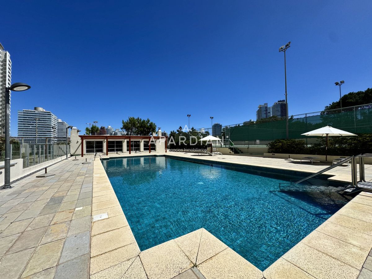 Apartamento ID.21097326 - Apartamento en venta 3 suites + dependencia frente a playa brava
