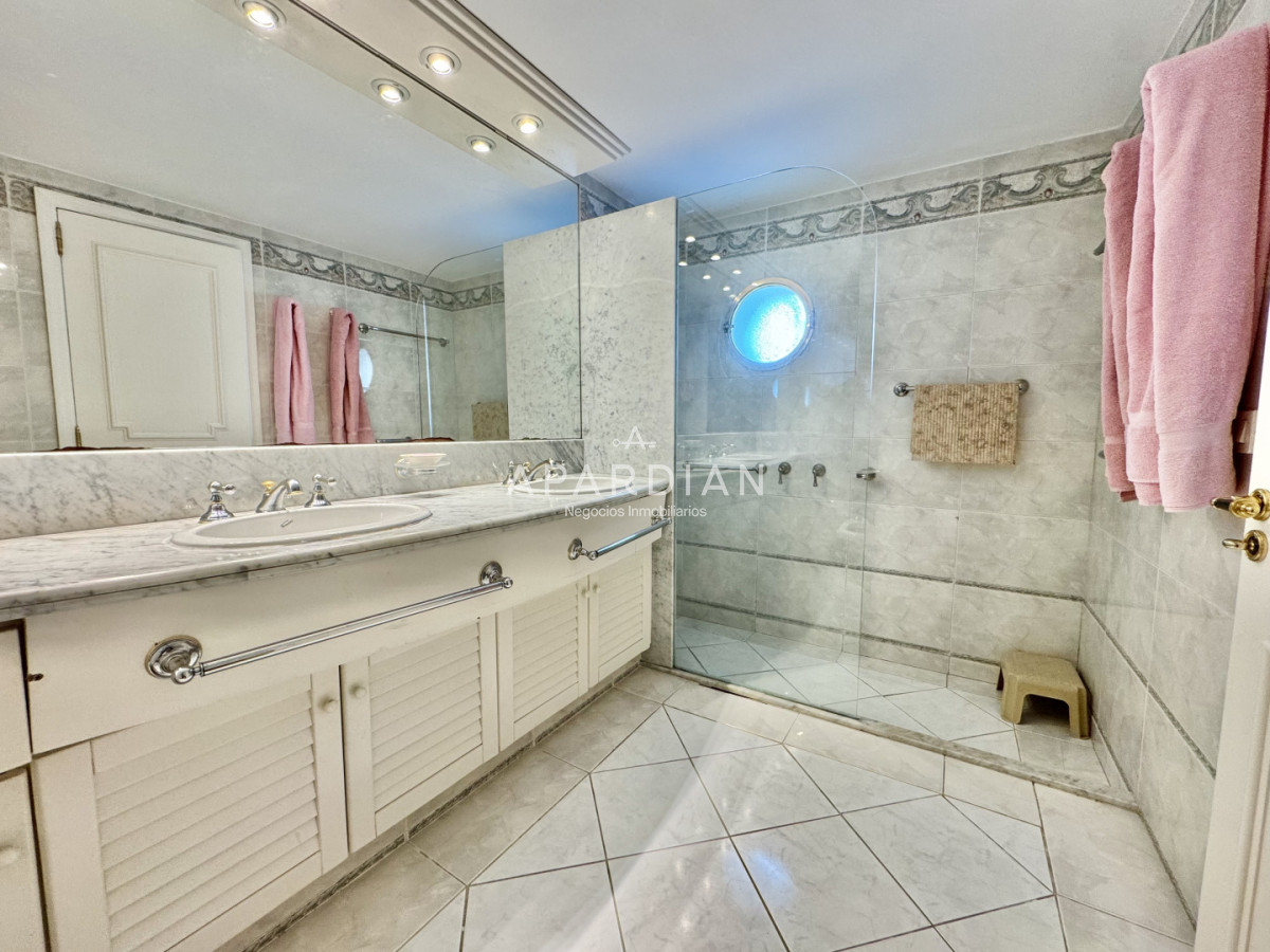 Apartamento ID.21099164 - Apartamento 3 Suites a la venta frente al mar