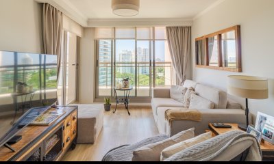 Apartamento de 2 dormitorios en venta con vista al mar