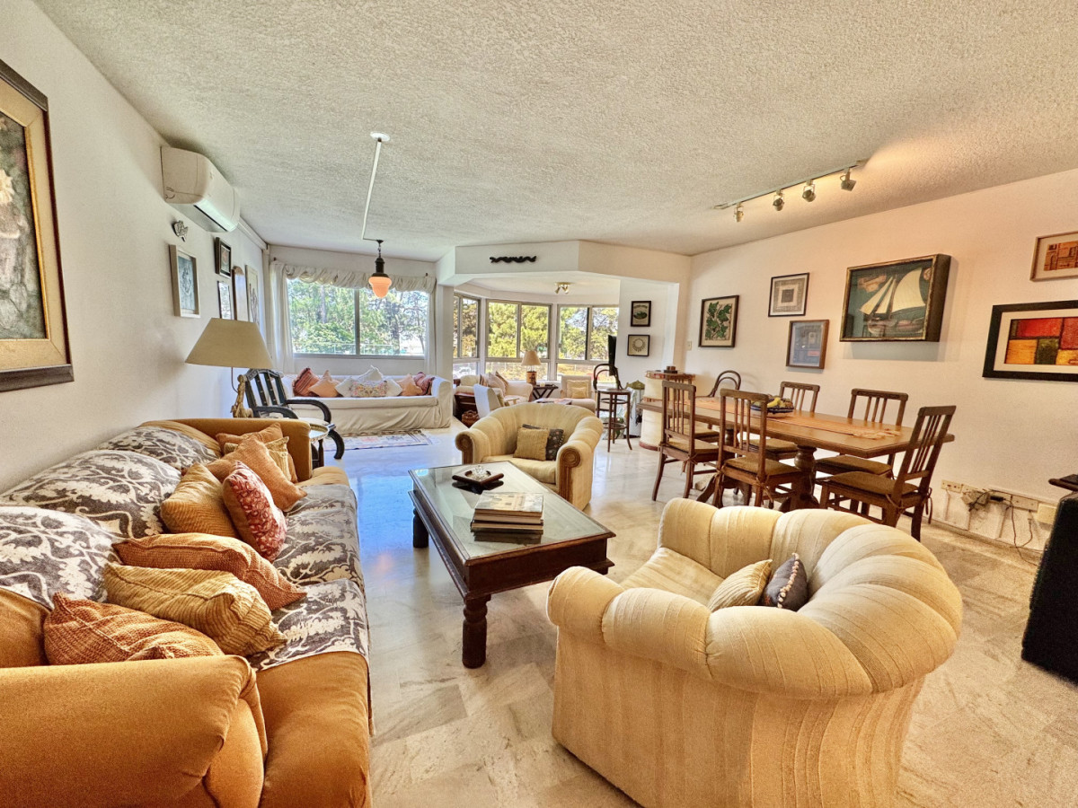 Apartamento de 4 dormitorios 