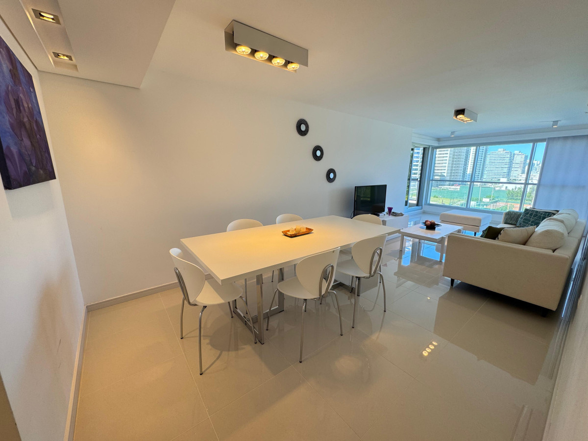 Apartamento en venta, 2 dormitorios + dependencia