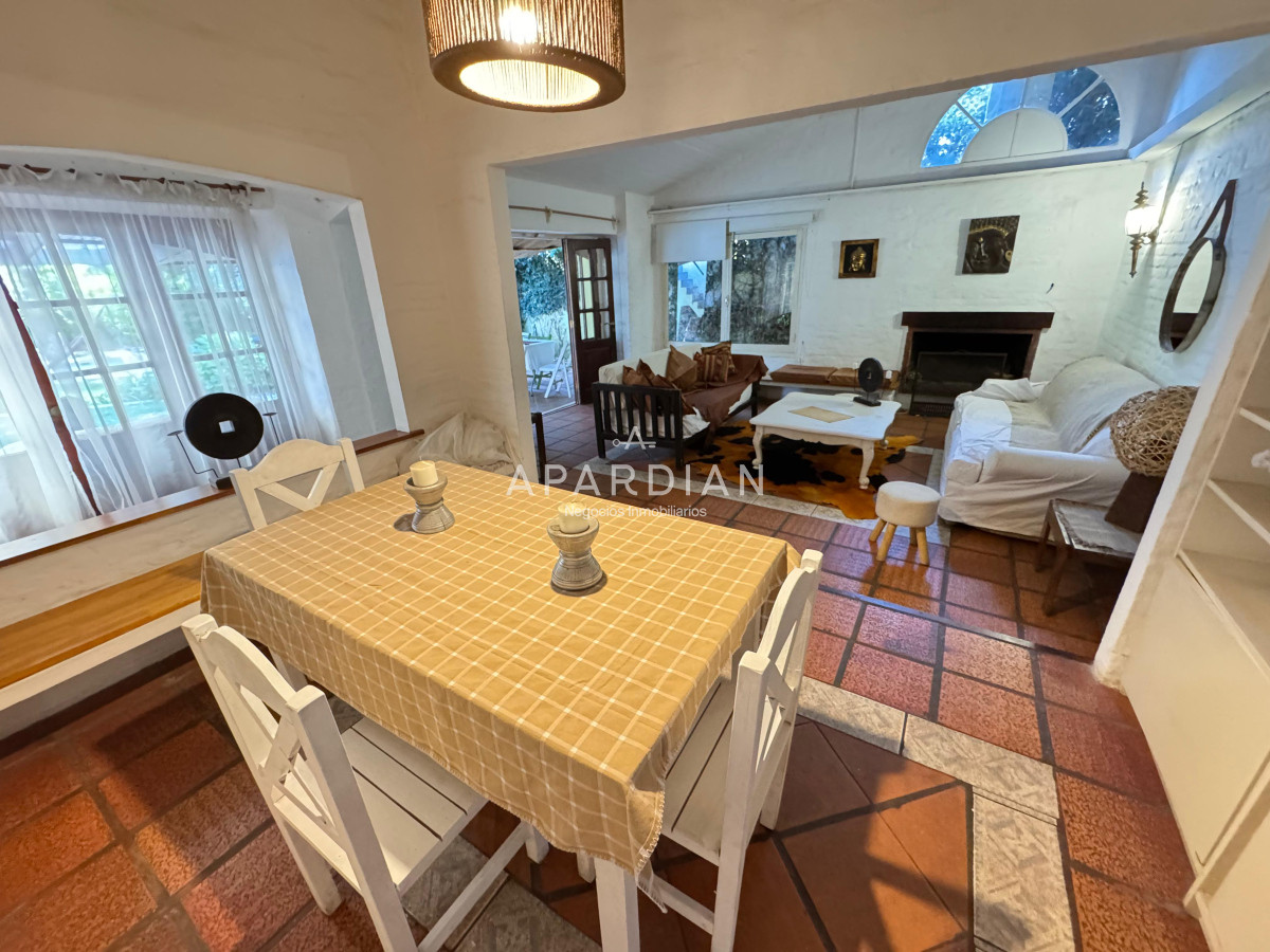Casa ID.21097060 - Casa en venta y alquiler, 4 dormitorios en Pinares