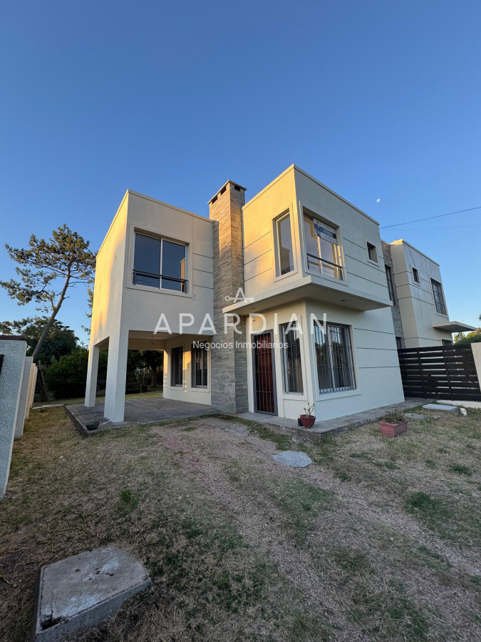 Casa ID.21097061 - Casa 3 dormitorios en venta en Lomas de Solymar