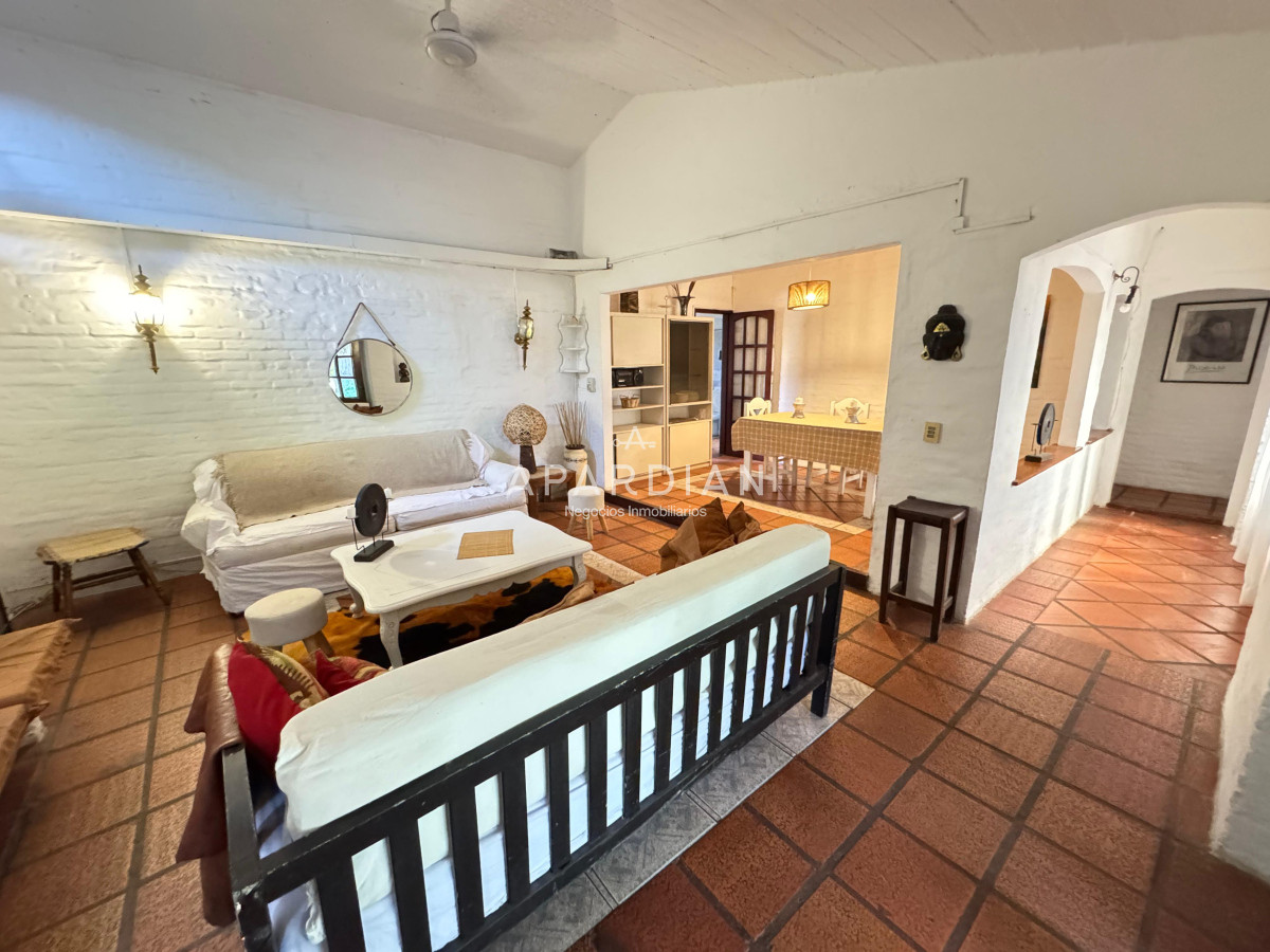 Casa ID.21097060 - Casa en venta y alquiler, 4 dormitorios en Pinares